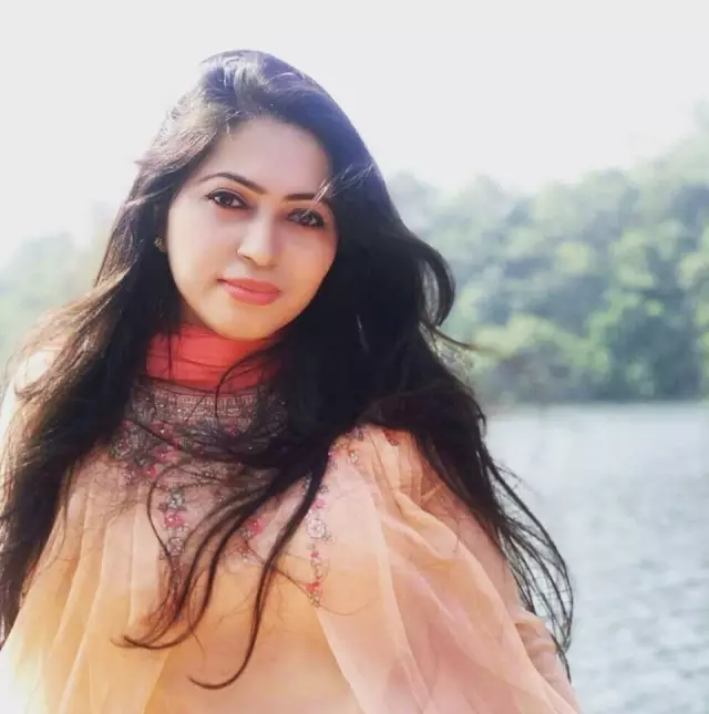 Management MBA graduate bride looking for groom. Posting for my younger sister