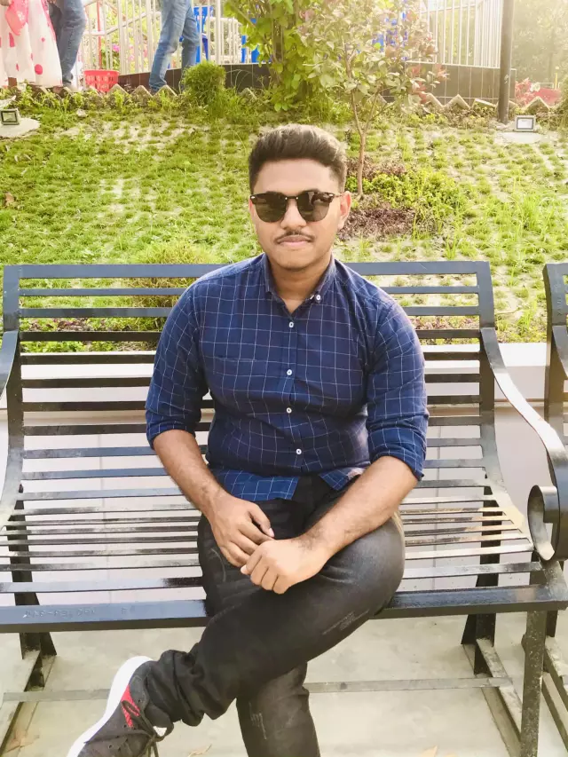 Looking for someone who is willing to go abroad to study and also want to settle in there. Looking for bride