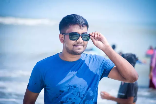 Khulna residence Web Developer groom looking for bride in Khulna