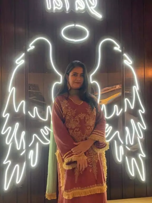 Any permanent location in Dhaka prefered looking for her groom