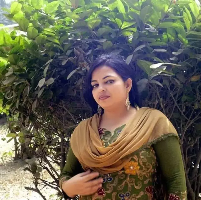 Bride is well educated and good family belogs looking for groom 