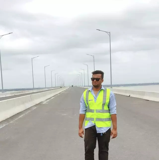 Looking for a bride who is willing to live in Dhaka permanently or live abroad...