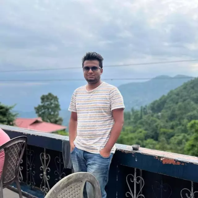 Looking for a bride who is willing to live in Dhaka permanently or live abroad...
