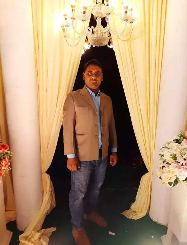 Sales . Marketing Department, Bashundhara Group grrom looking for Bride in Dhaka