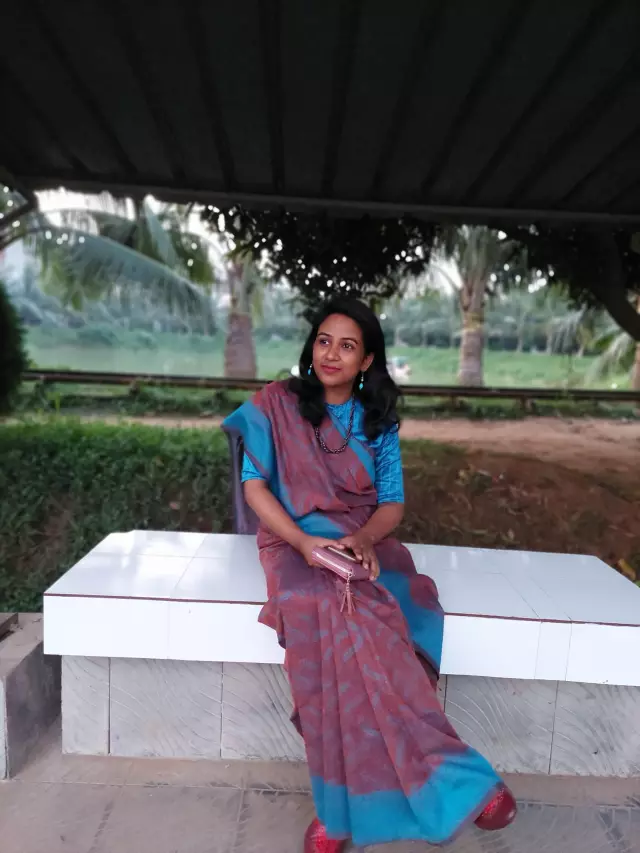 Assistant Teacher  Primary School looking for her grrom in Dhaka