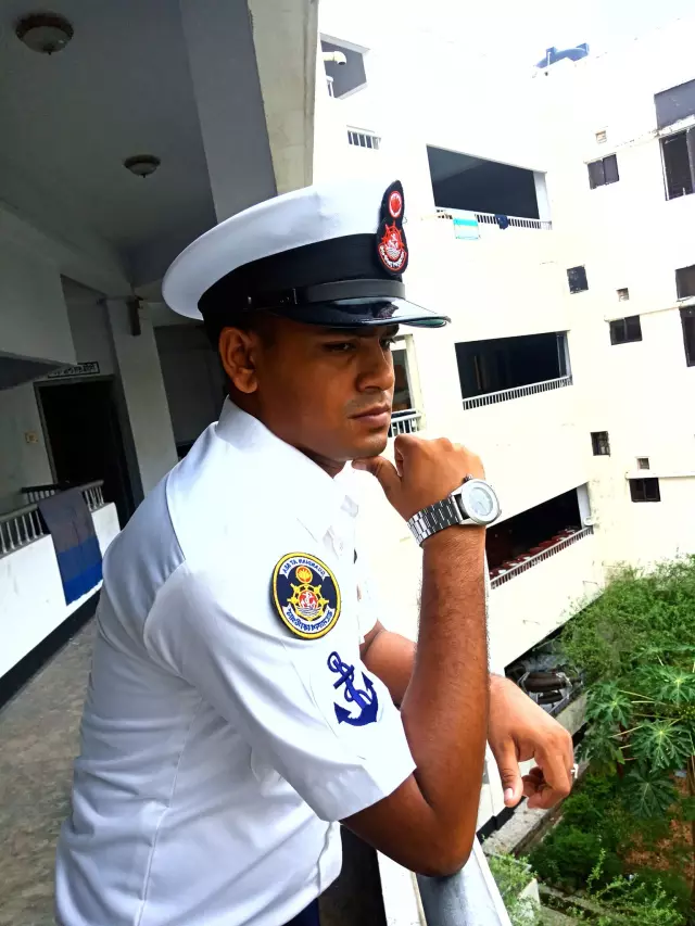 Bangladesh Navy Admin OFFICER want bride education at least HSC