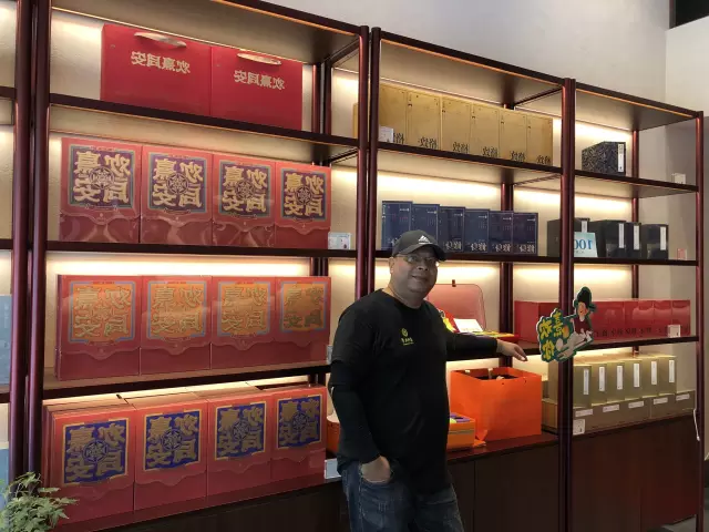 Short Divorced Currently living in China want his partner