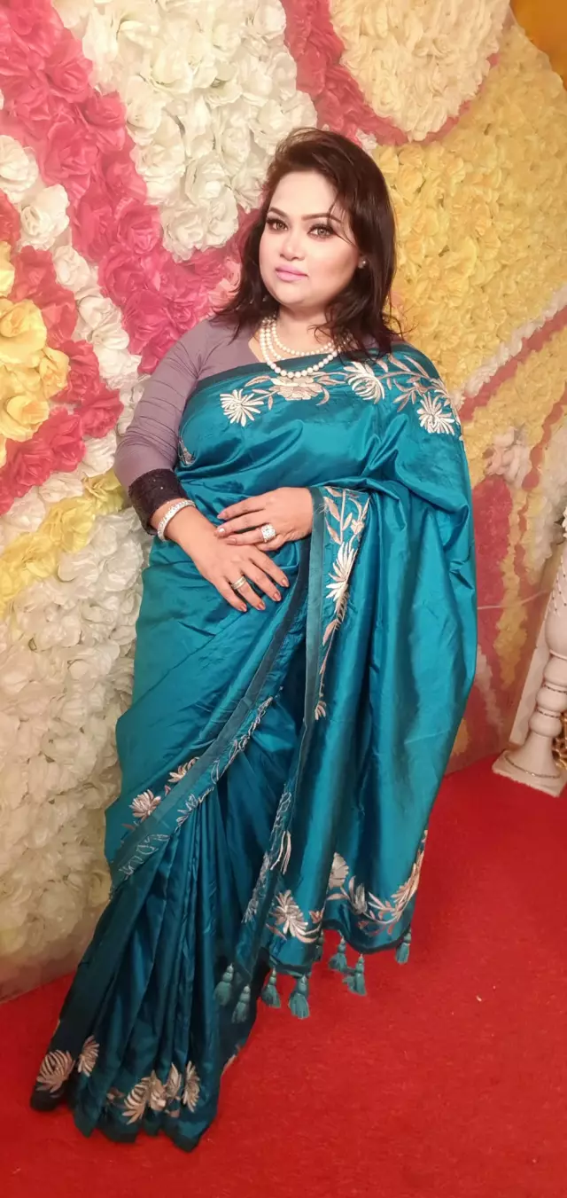 Searching for a well settled , educated  aged groom .