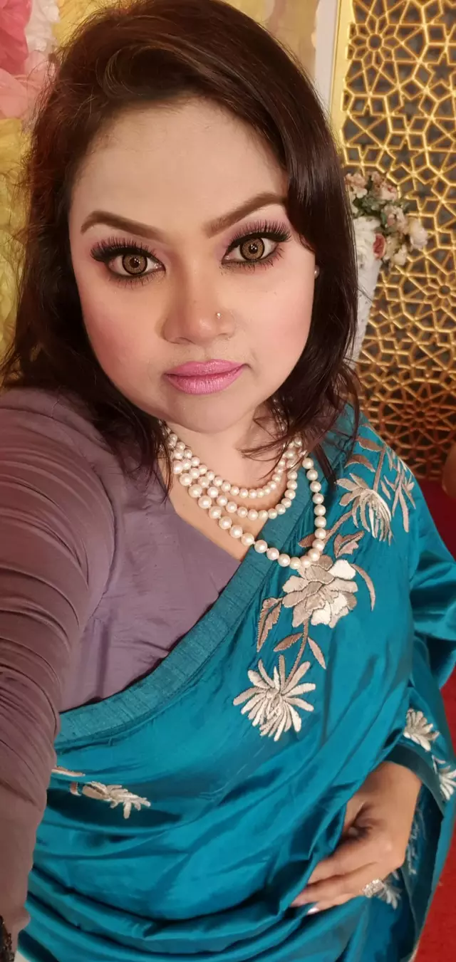Searching for a well settled , educated  aged groom .