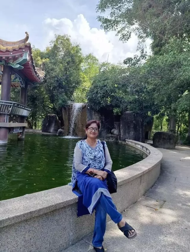 Searching for a well settled , educated  aged groom for my sister.