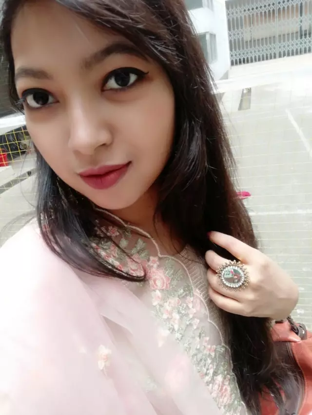 Looking for groom for my cousin she is MBA graduate