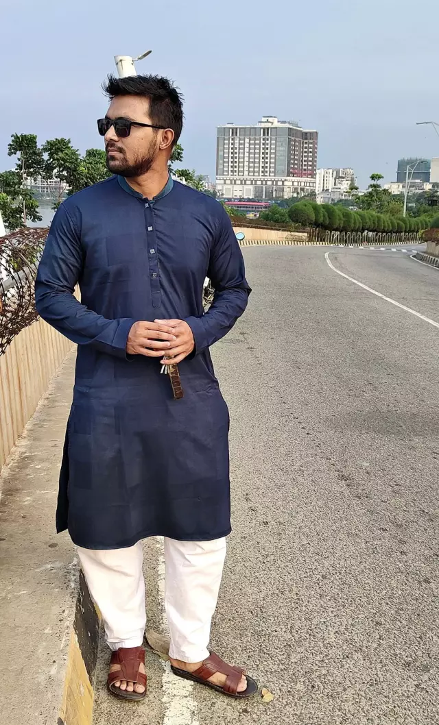 Groom is currently serving as an Engineer Co-Ordinator in a private organization