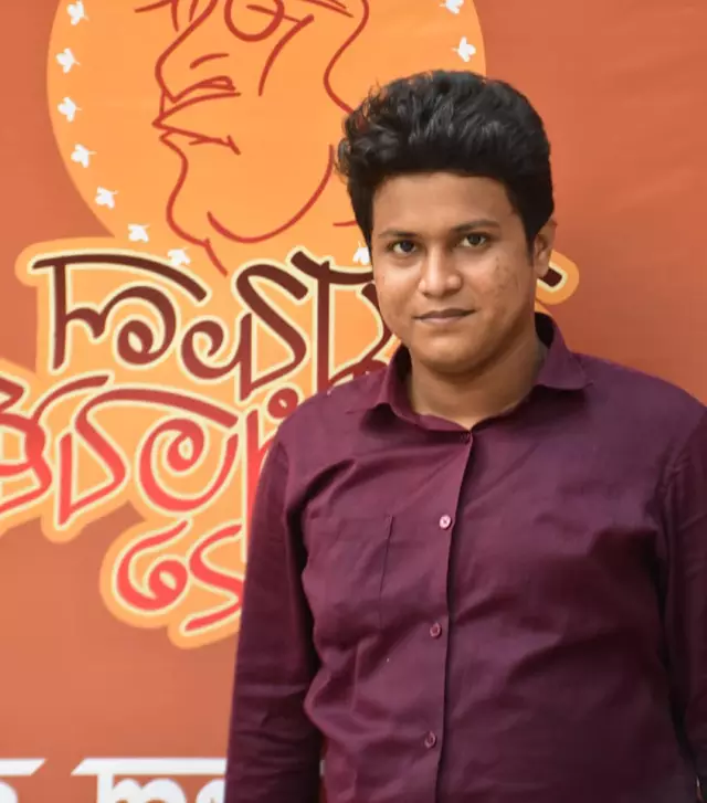 Groom is small Elder brother is working in a CA firm want his bride