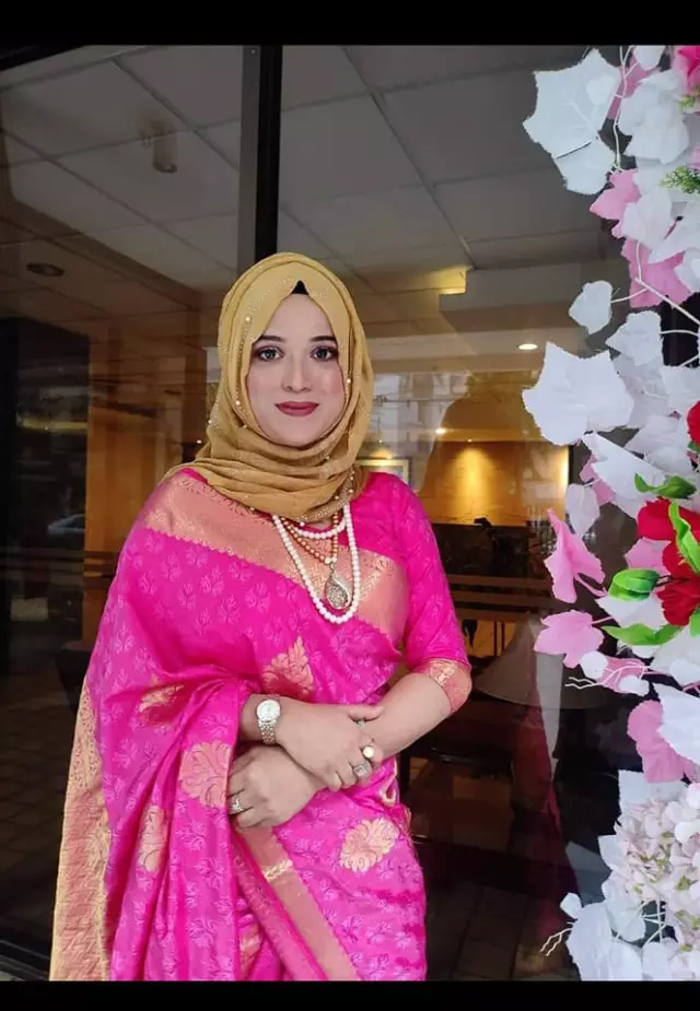 We want groom to my younger sister. Please check her biodata.