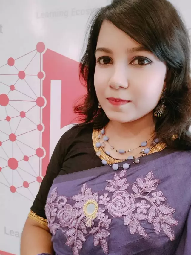 The bride works as an executive in a private company in Dhaka, we want her groom