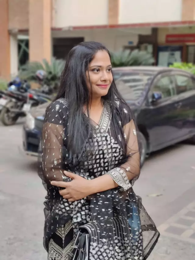 Bride completed BBA and MBA from Faculty of Business Studies, University of Dhaka want groom herself