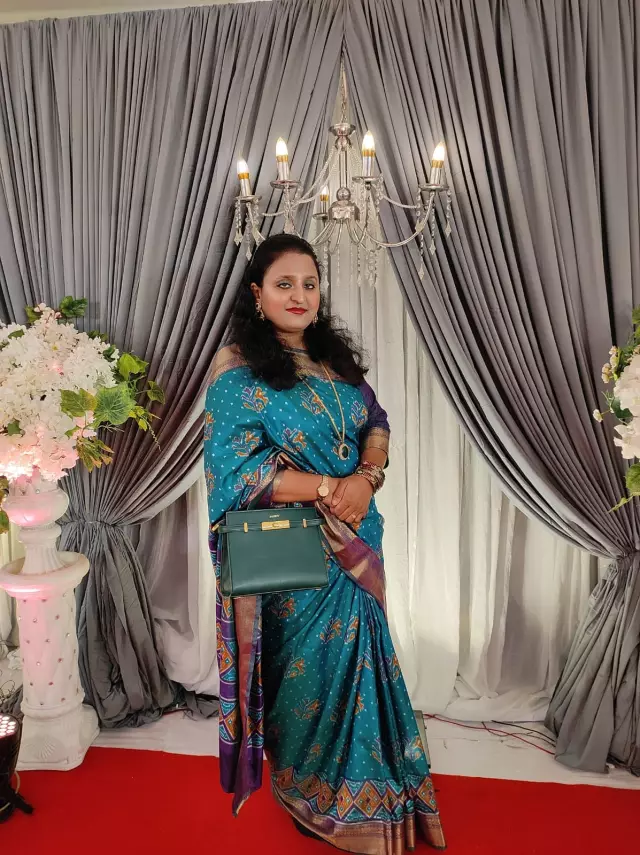 I want a groom for a friend. Bride Working in a private organization.