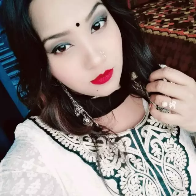 Those who dont allow wife to work after marriage, looking for homely girl, pass time, talk for long time, they please do