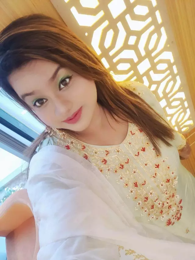 Bride is Advocate at Rajshahi judge court we want his groom in Rajshahi 