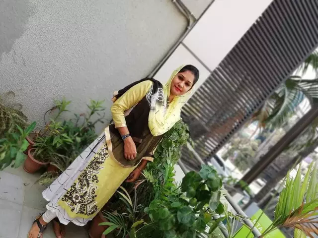 Divorced  short time with Presentable, and pretty want her groom in a short time