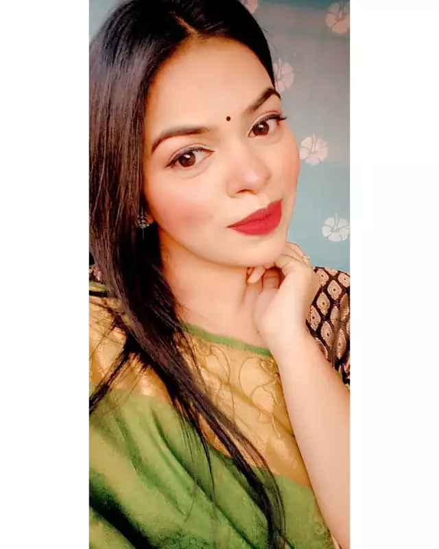Very cheerful and humble, polite girl searching simple groom with decent job
