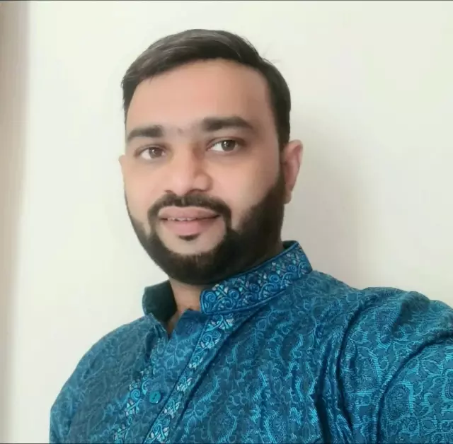 Looking bride Height above 5.2  we are looking for Dhaka Gazipur or nearby area! Age between 20 to 26 Years