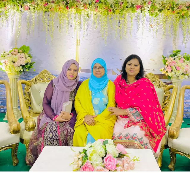 Looking for a prospective groom from an educated and well cultured family for my sister