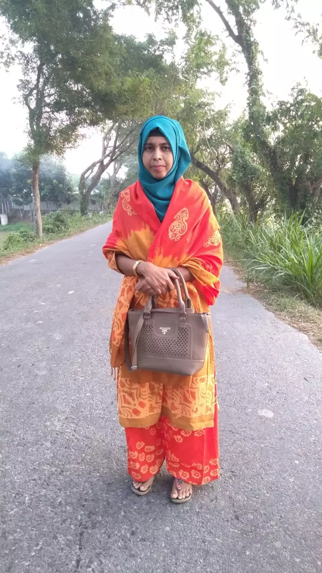 Bride Assistant Teacher, High School want teacher groom for herself