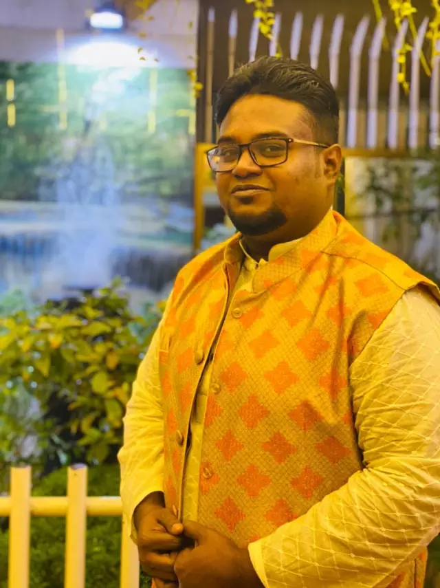 Groom works Project manager of Safa engineering want his suitable bride
