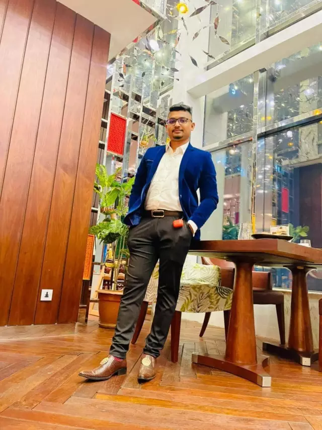 Groom Diploma in Business Administration want simple bride for myself