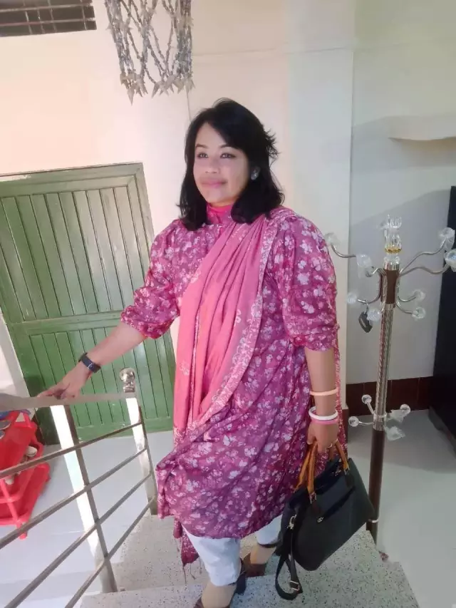 As-salamualaikum, I have posted on behalf of my sister, Bride is a Lecturer in a Govt. CollegeNon cadre job
