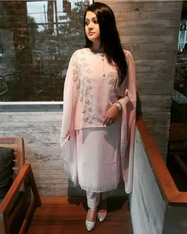 LOOKING FOR HINDU GROOM, Any cast would be fine as I dont have any issue with cast