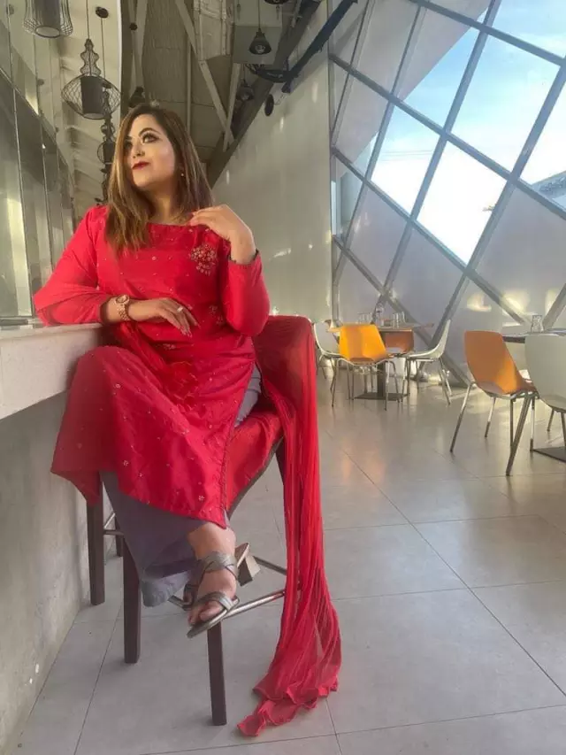We are looking for a Groom for my cousin sister, Born and brought up in Dhaka