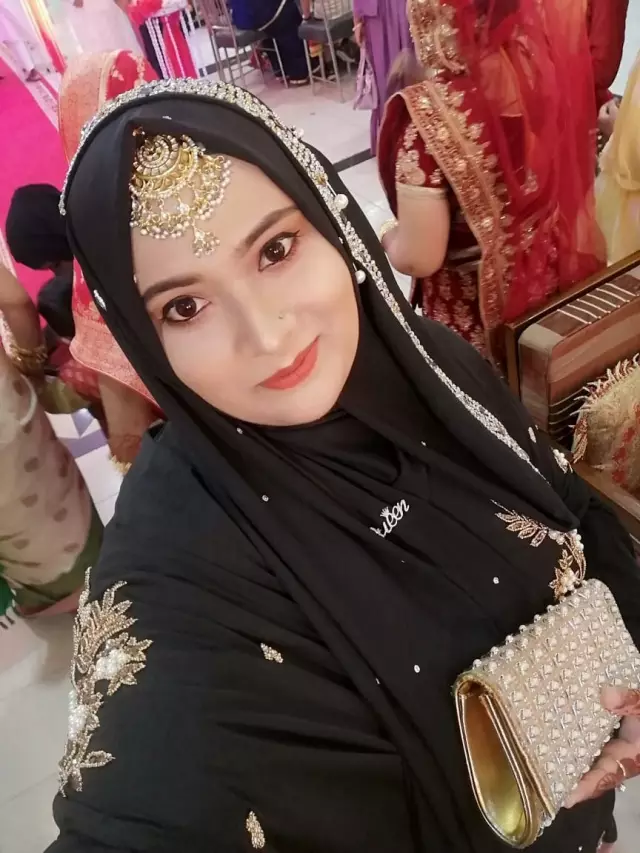Assalamualaikum, seeking groom for my elder sister.. Before sending biodata please consult with your family members at f