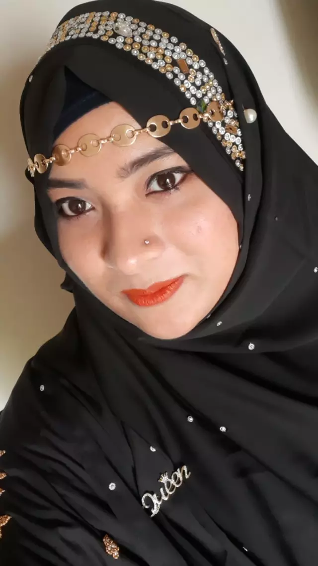 Assalamualaikum, seeking groom for my elder sister.. Before sending biodata please consult with your family members at f