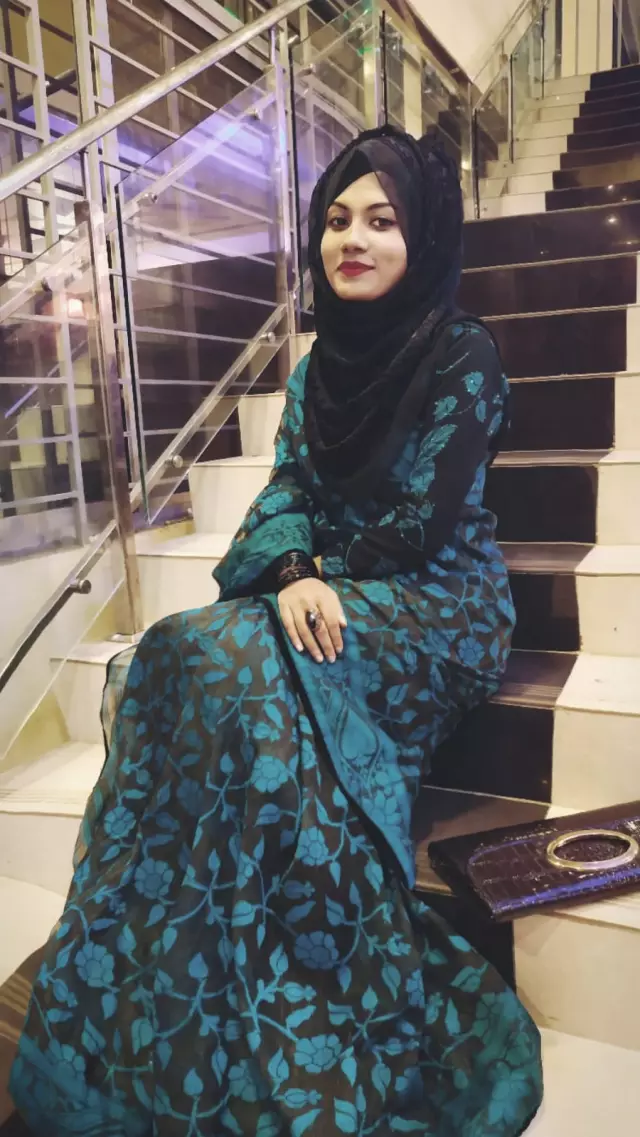Looking for an well educated person with an Islamic mind. Non smoker and non alcoholic . Never married