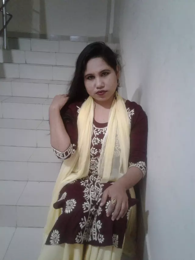 Patra must be Namazi.Must have knowledge of Islam.Must be of good character and good mindedness