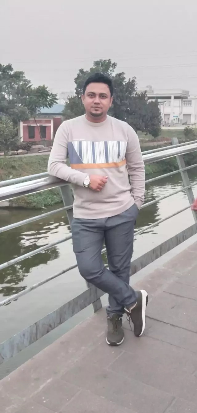 Posting on behalf my best friend want bride At least bachelors running or completed
