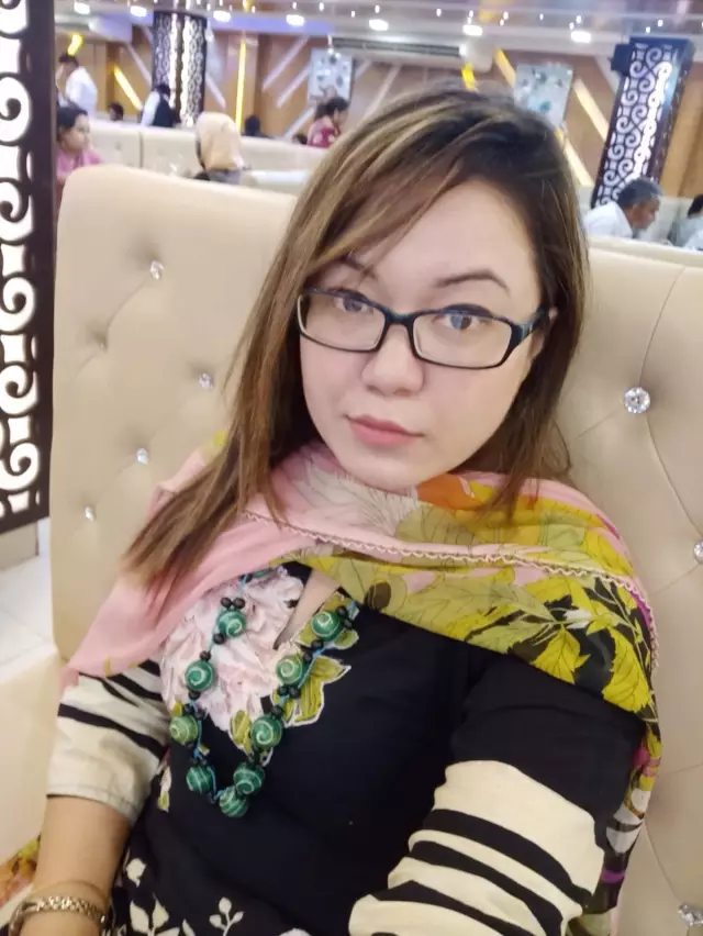 Bride works HR Admin renowned world big four company want his soulmate