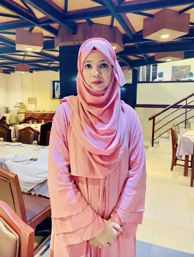 Searching for a well settled , educated groom for my sister.
