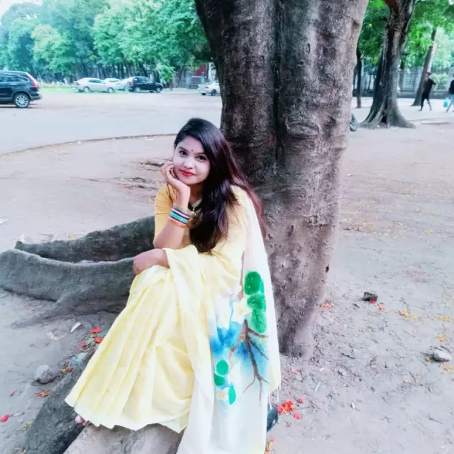 Looking for groom for my elder sister want suitable groom herself