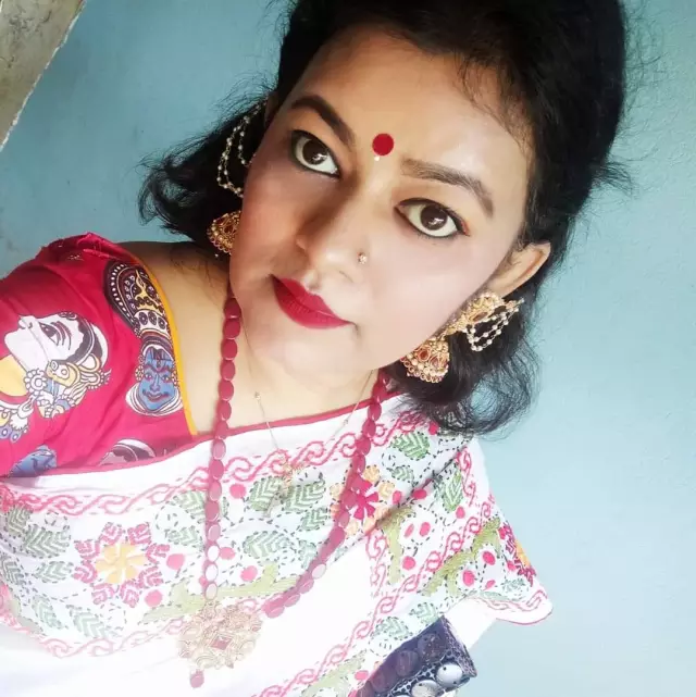 Looking for a hindu groom ,  bride works as a Assistant teacher 