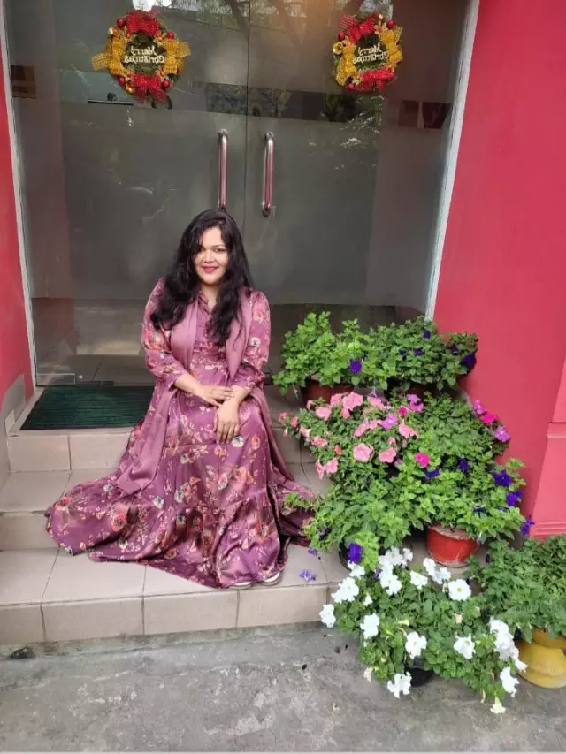 Looking for groom  for my sister Marital status Divorced