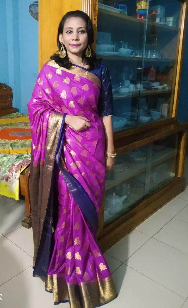 Bride works Primary school teacher Looking for a groom for my sister