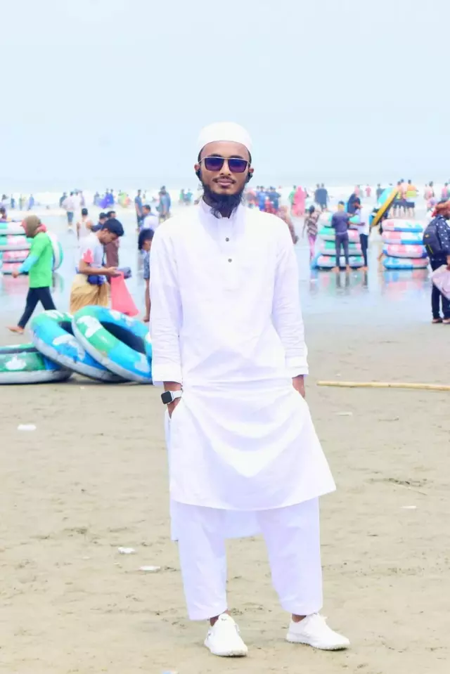 Qari, Hafeez, IELTS Instructor seeking Islamic mind bride 