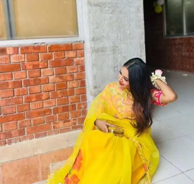 Bride is my sister seeking for groom for her