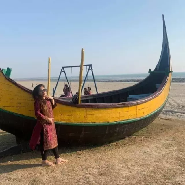 Looking for groom for my self. Well settled in Dhaka preferable.