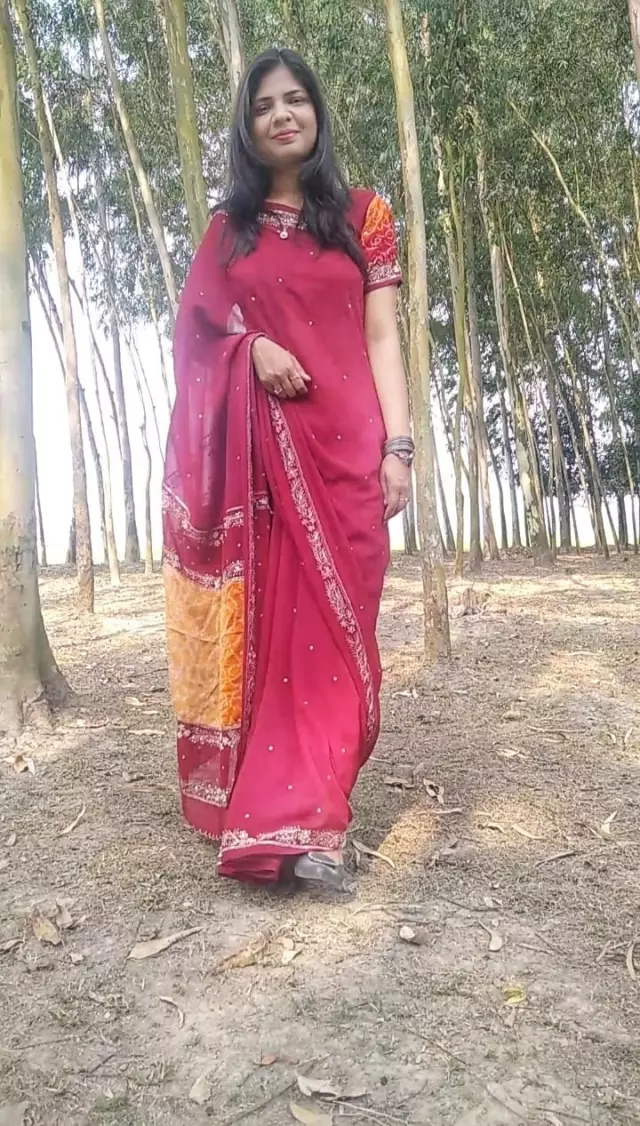 Groom wanted, for cousin she is Assistant Teacher in Government Primary School