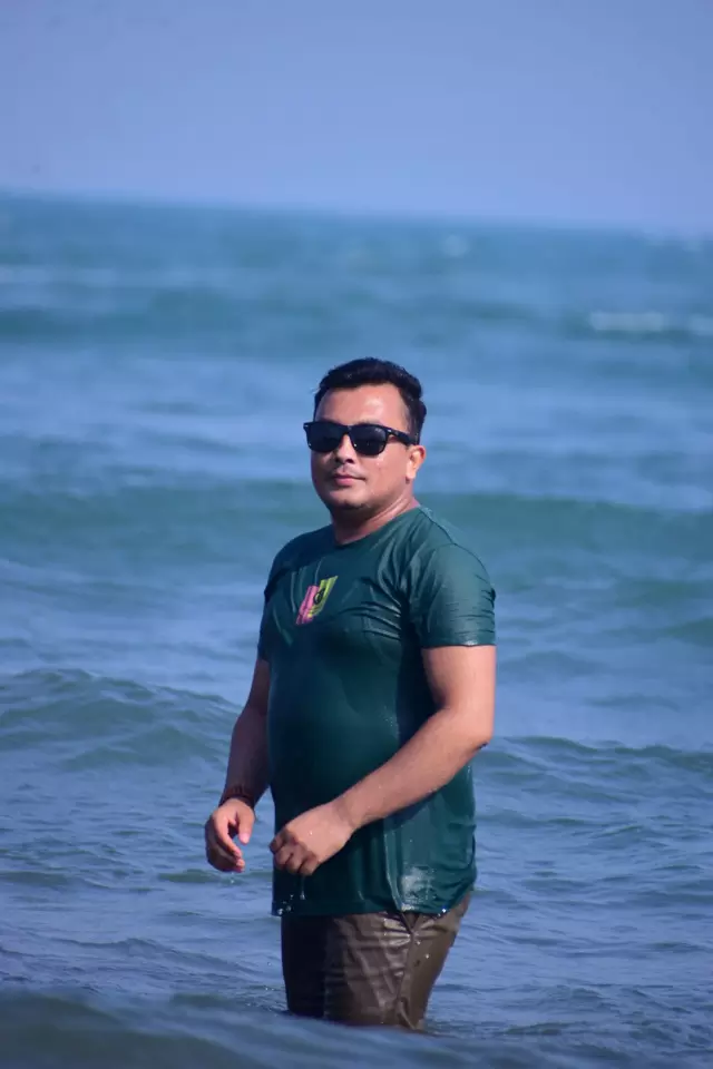 License Inspector Dhaka South City Corporation want his bride