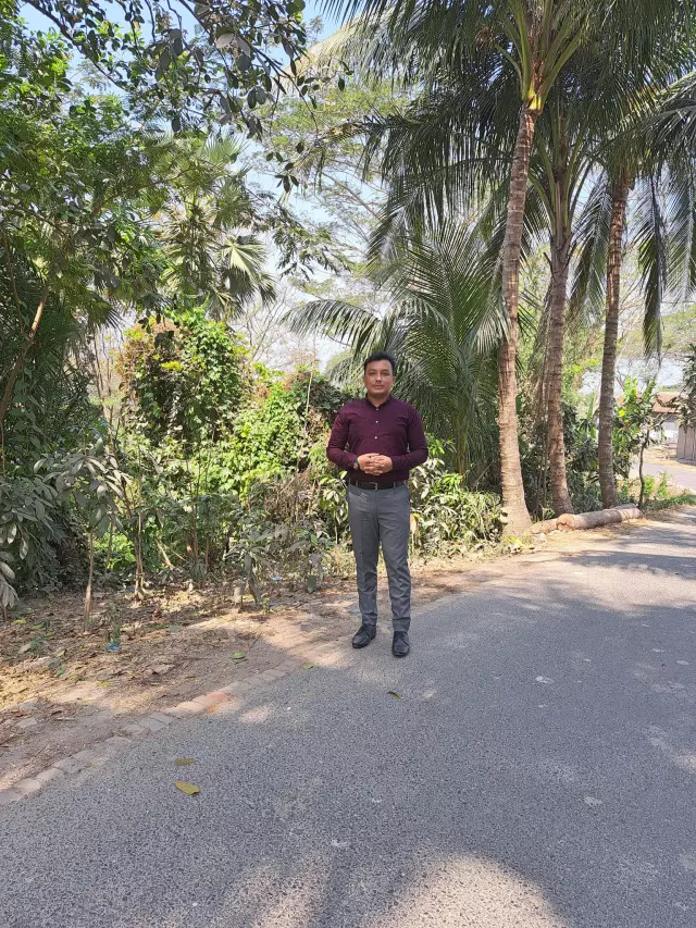 License Inspector Dhaka South City Corporation want his bride
